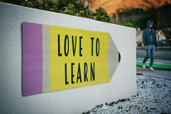 Love to Learn Sign - Foto von Tim Mossholder